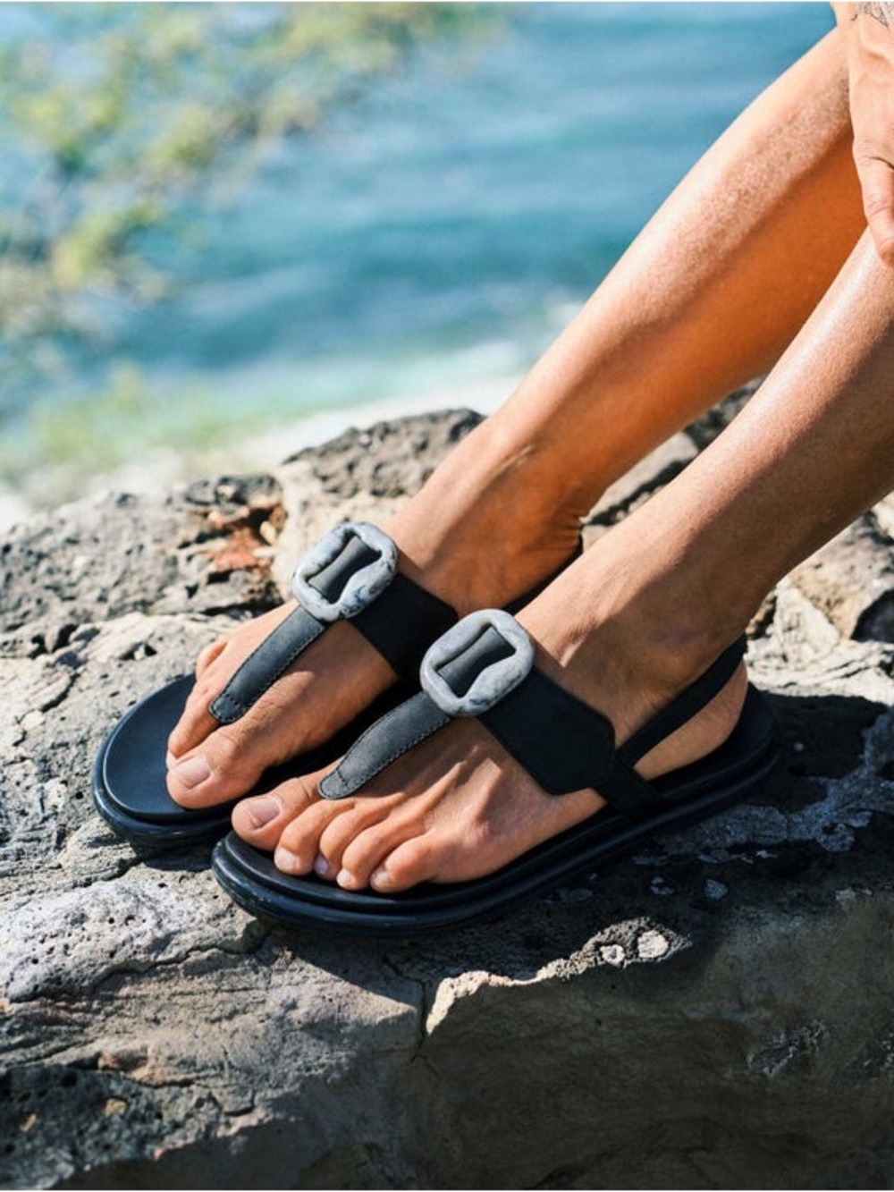Olukai La'i T-Bar
Women's Strappy Beach Sandals
